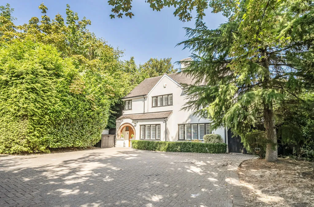 4 bed house for sale — Grovelands Road, Purley CR8 4LA