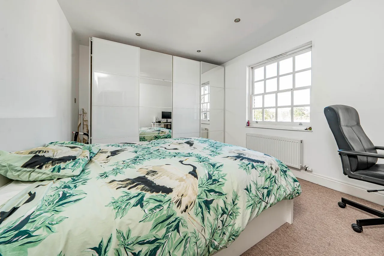 Moorcroft, Harlington Road, UB8, photo 7