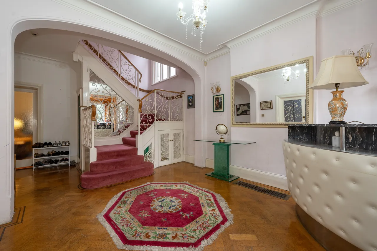 Gunnersbury Avenue, Ealing, W5, photo 3