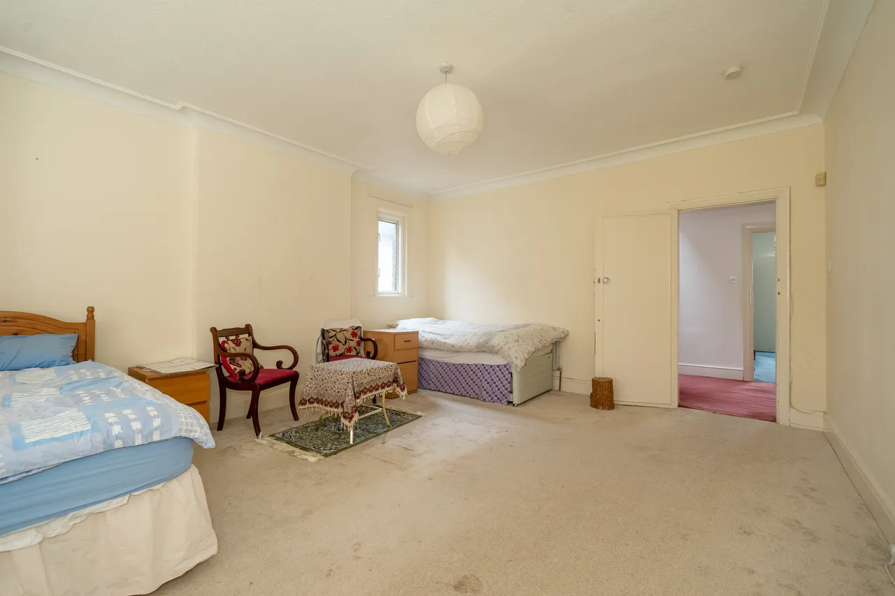Gunnersbury Avenue, Ealing, W5, photo 11