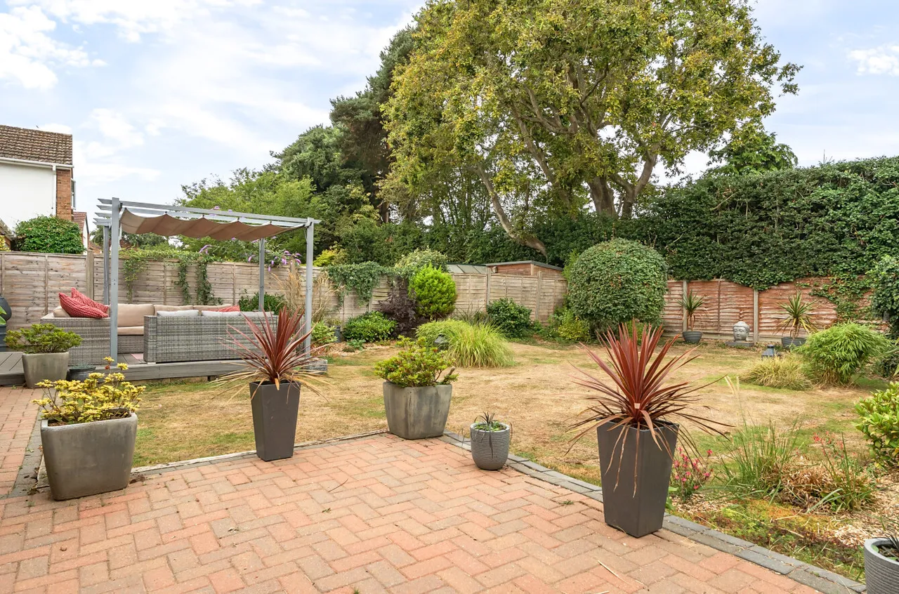Wilcot Close, Bisley, Woking, Surrey, GU24 9DE, photo 9