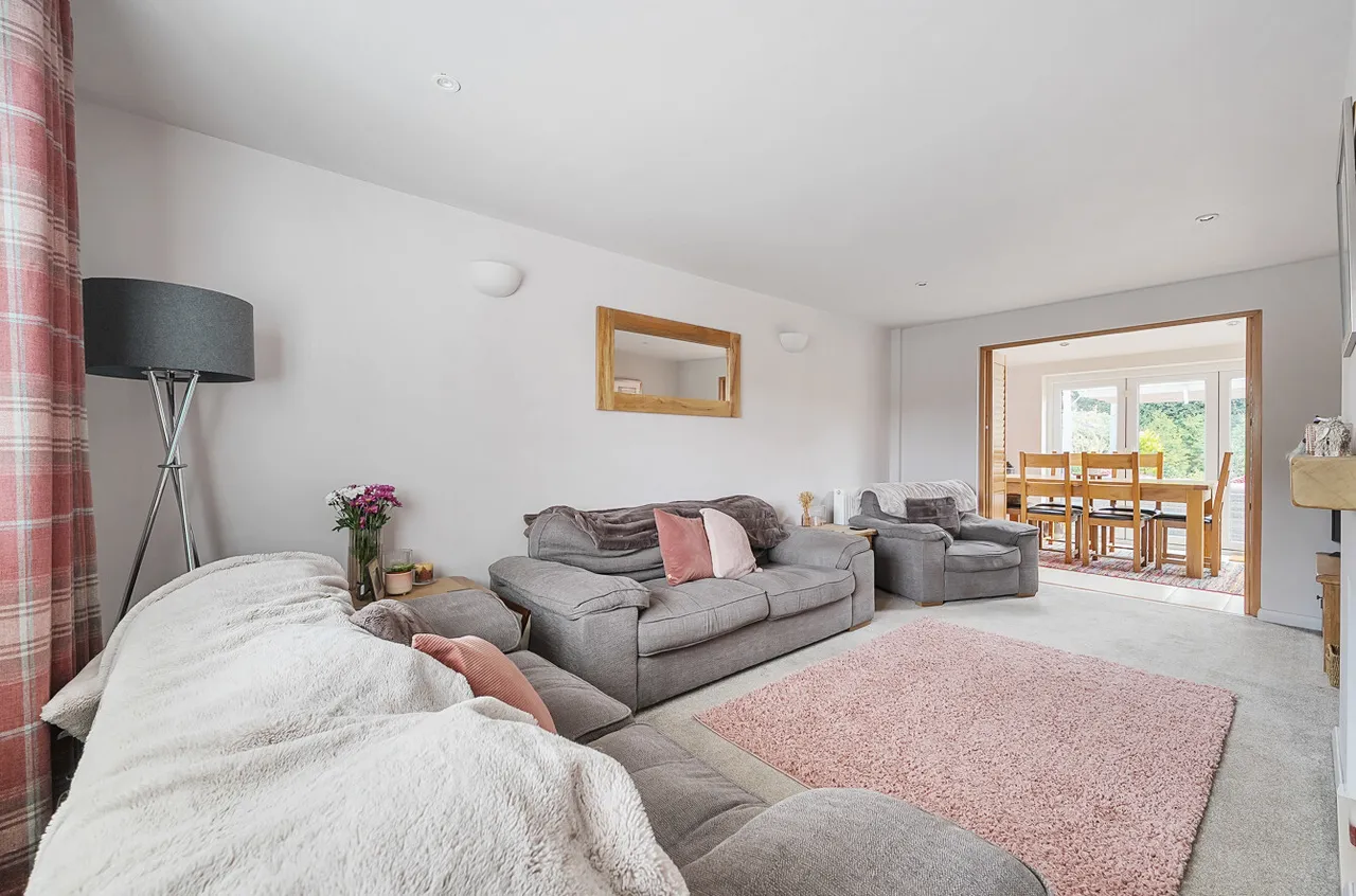 Wilcot Close, Bisley, Woking, Surrey, GU24 9DE, photo 3