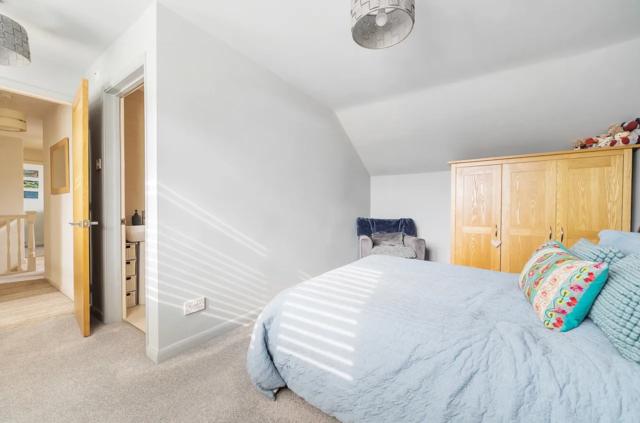 Wilcot Close, Bisley, Woking, Surrey, GU24 9DE, photo 5