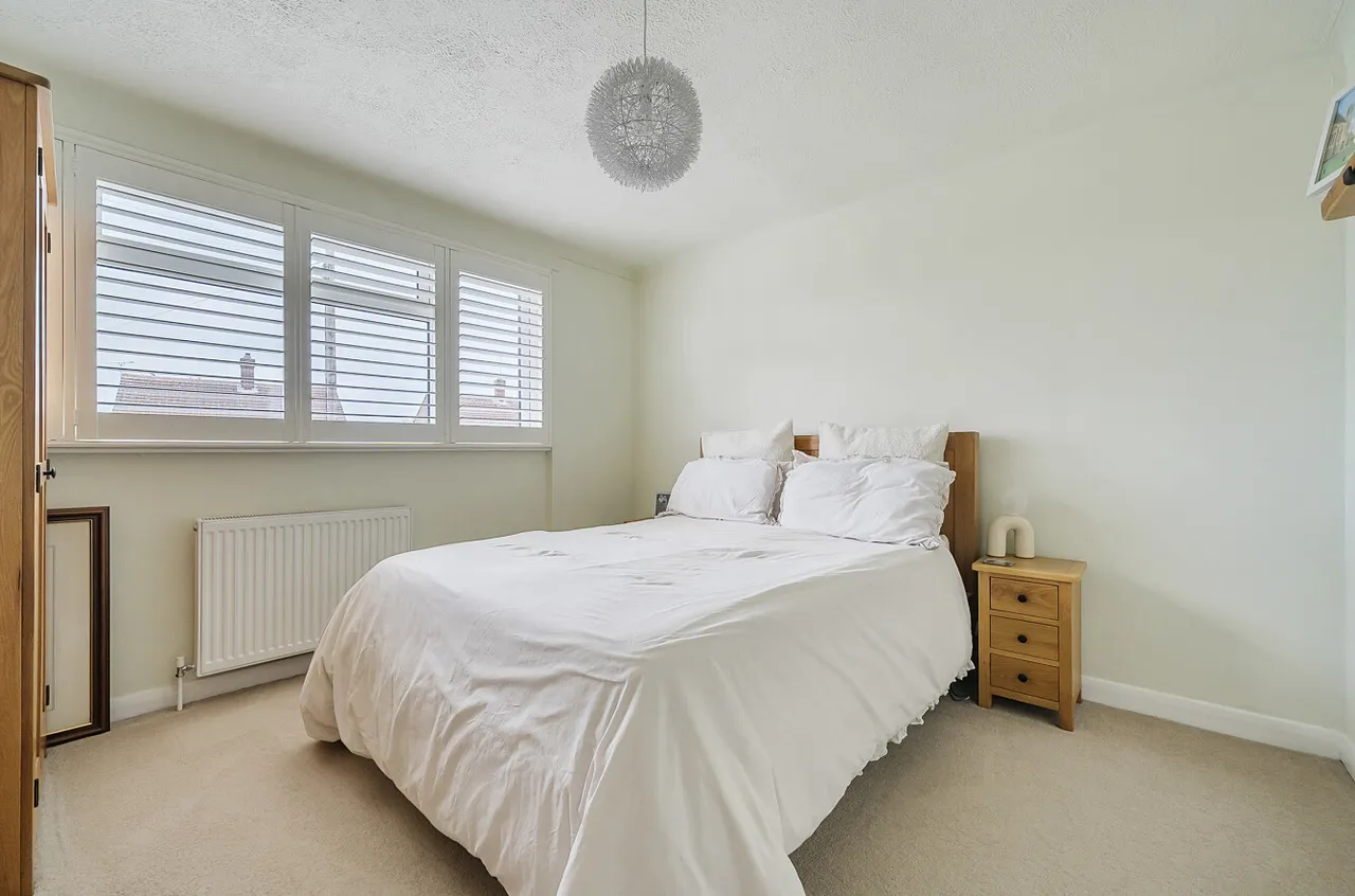 Wilcot Close, Bisley, Woking, Surrey, GU24 9DE, photo 6