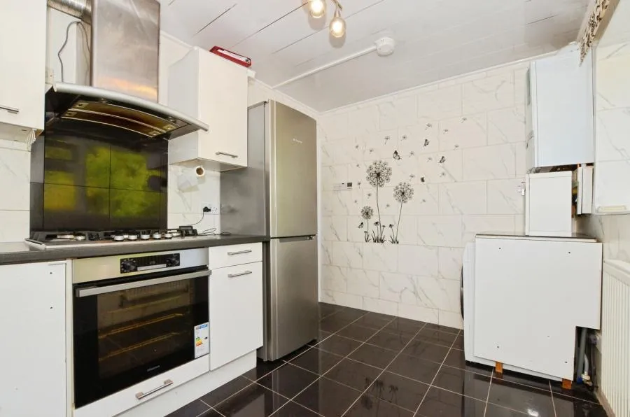 Sylvia Avenue, Pinner, HA5, photo 3