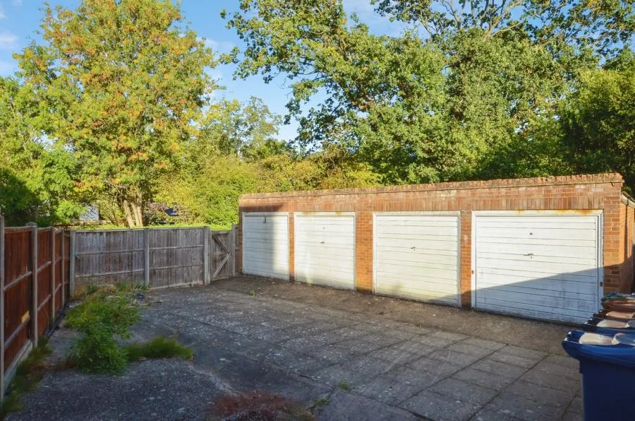 Sylvia Avenue, Pinner, HA5, photo 13