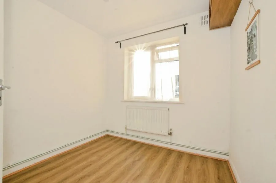 Sylvia Avenue, Pinner, HA5, photo 9