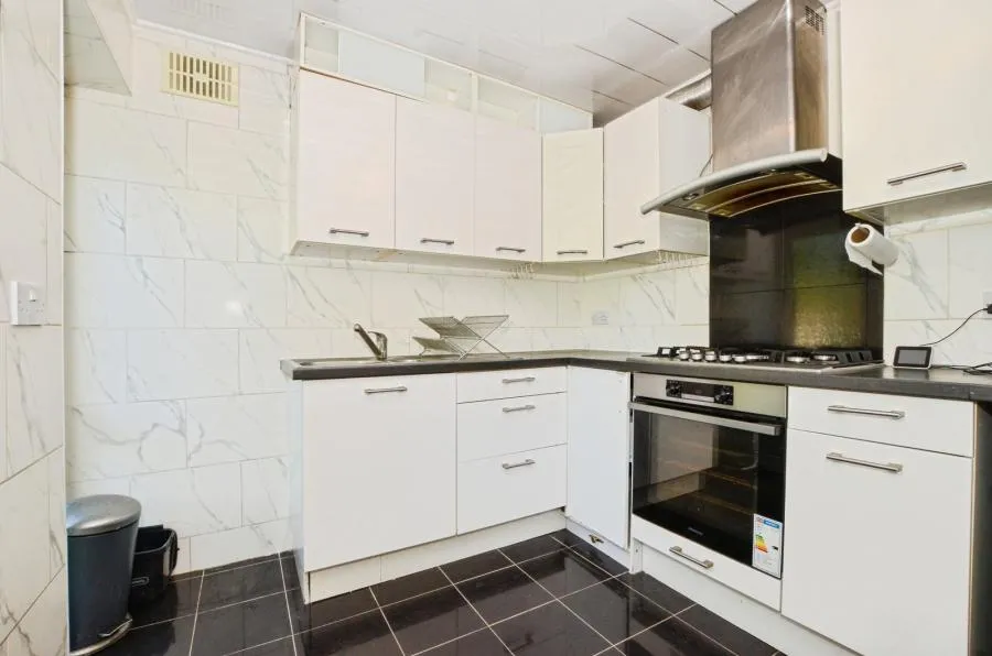 Sylvia Avenue, Pinner, HA5, photo 4