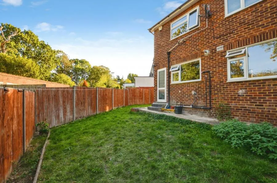 Sylvia Avenue, Pinner, HA5, photo 12
