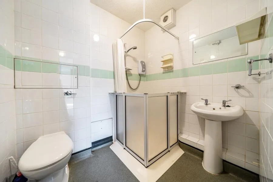 Ferndale Court, Thatcham, RG19, photo 11