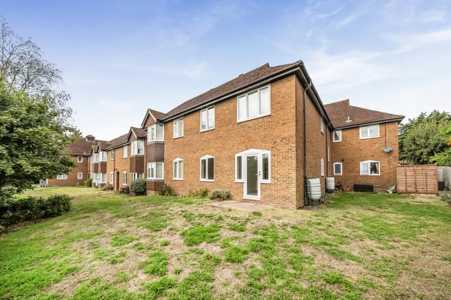 Ferndale Court, Thatcham, RG19, photo 9