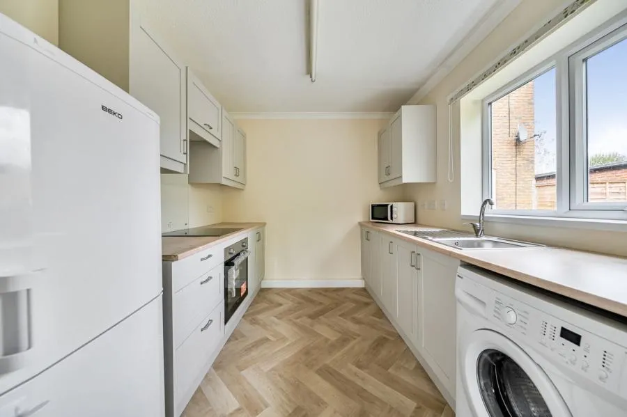 Ferndale Court, Thatcham, RG19, photo 3