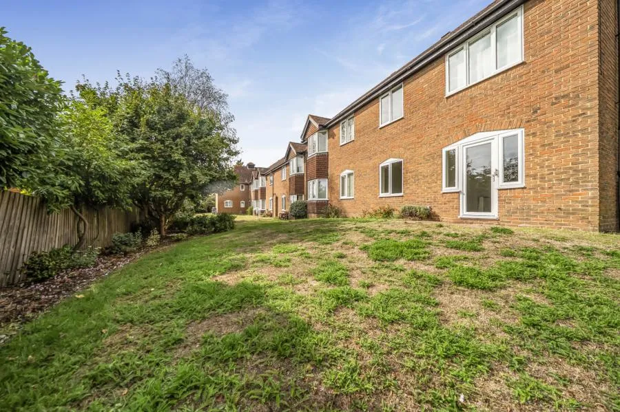Ferndale Court, Thatcham, RG19, photo 13
