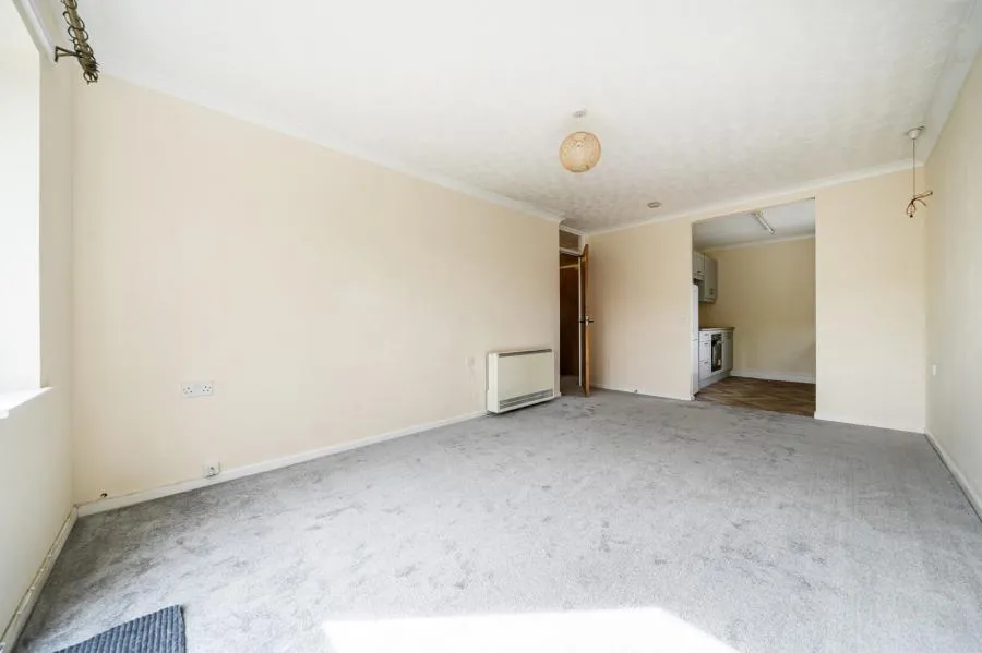 Ferndale Court, Thatcham, RG19, photo 4