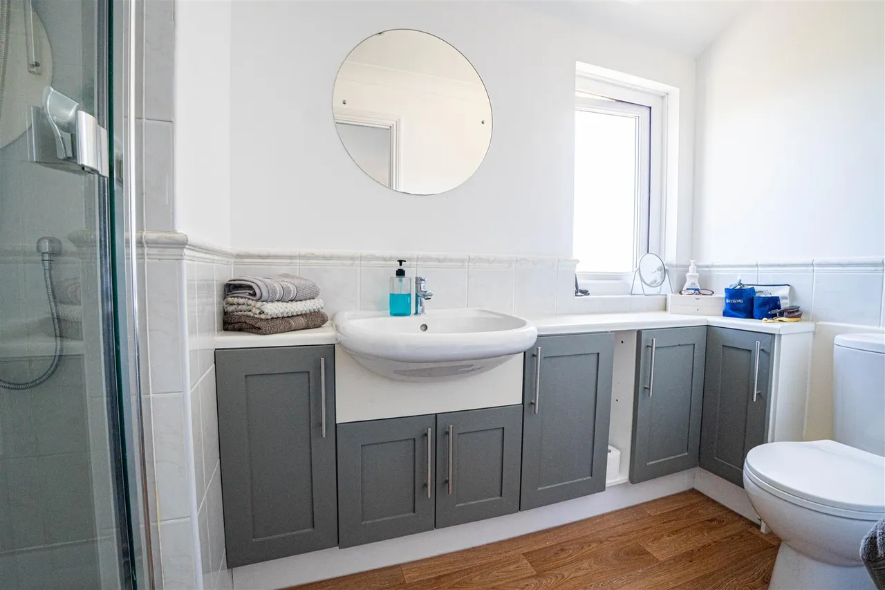 Silverhill Avenue, St. Leonards-On-Sea, photo 40