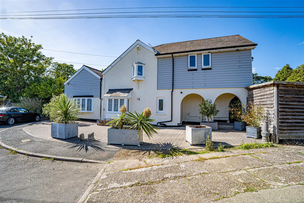 Silverhill Avenue, St. Leonards-On-Sea, photo 8