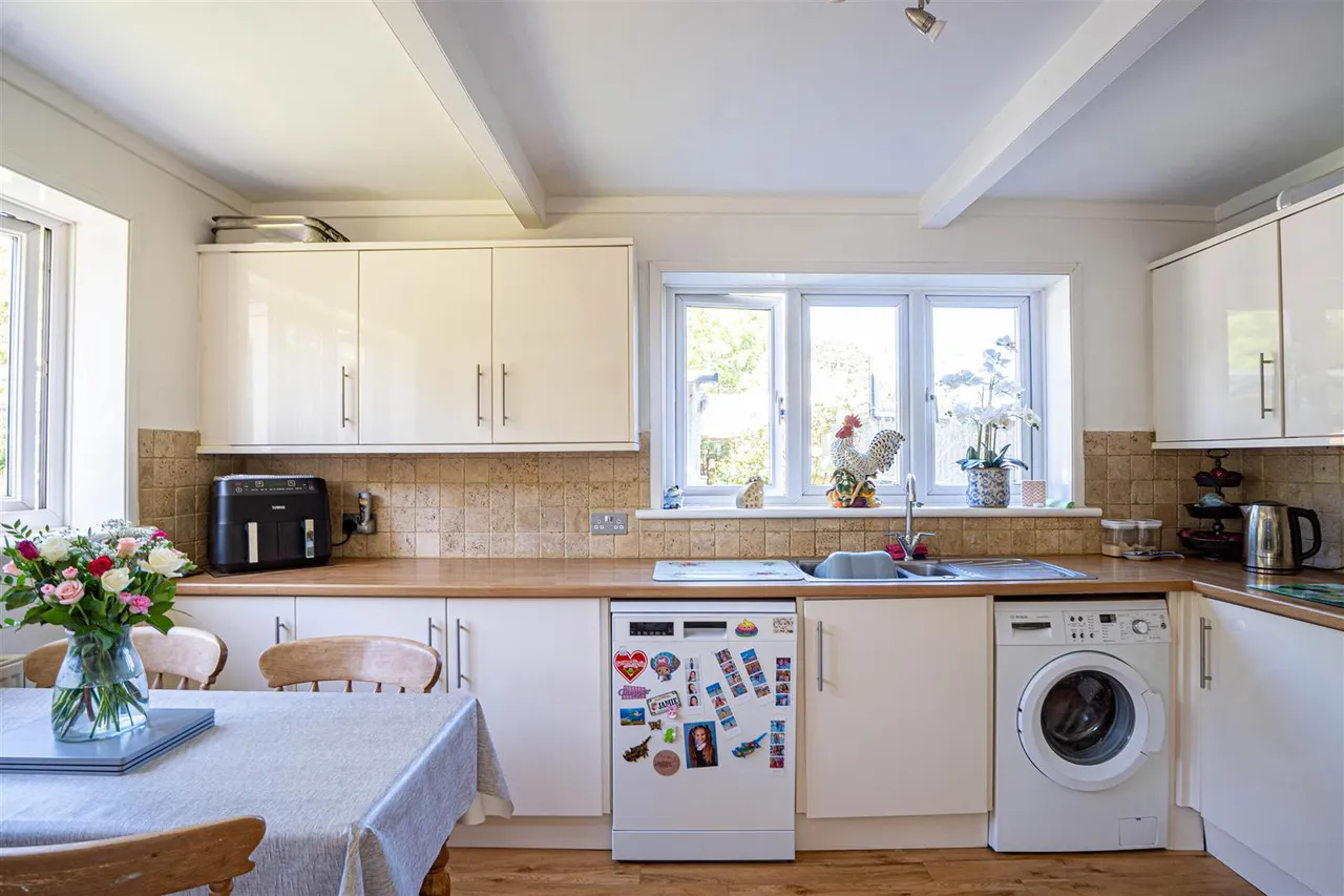 Silverhill Avenue, St. Leonards-On-Sea, photo 28