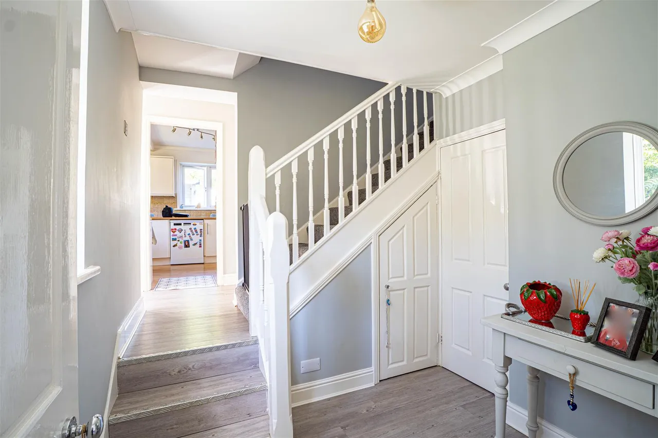 Silverhill Avenue, St. Leonards-On-Sea, photo 23