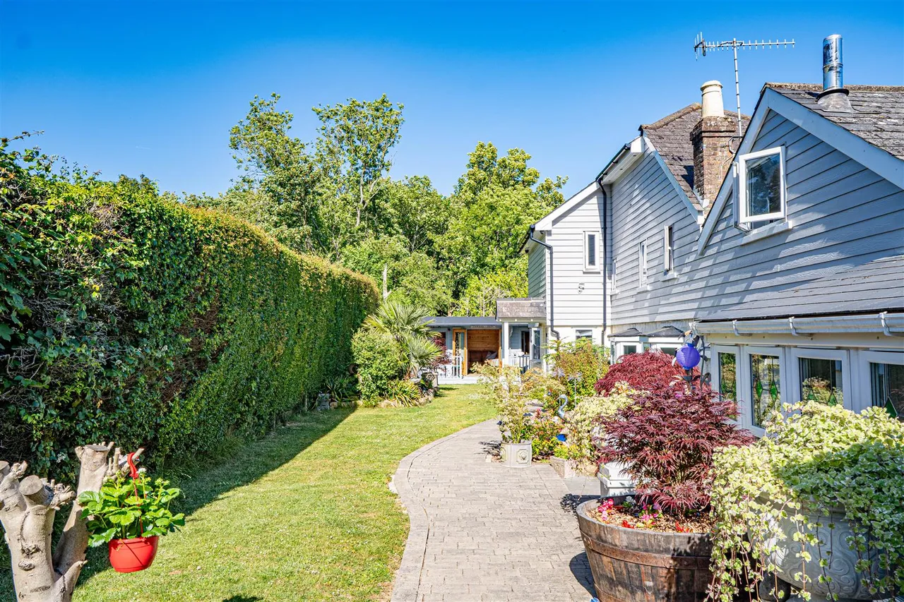 Silverhill Avenue, St. Leonards-On-Sea, photo 7
