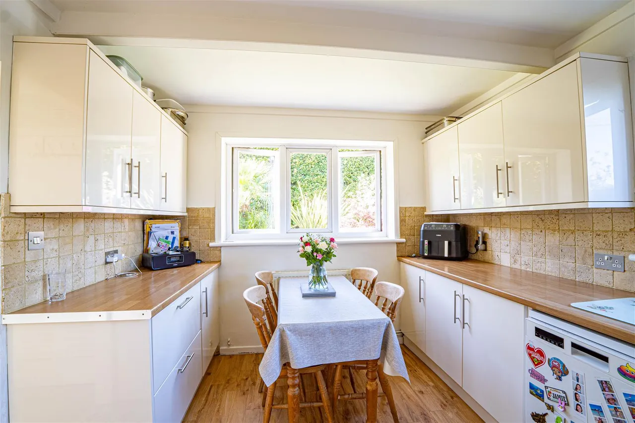 Silverhill Avenue, St. Leonards-On-Sea, photo 30