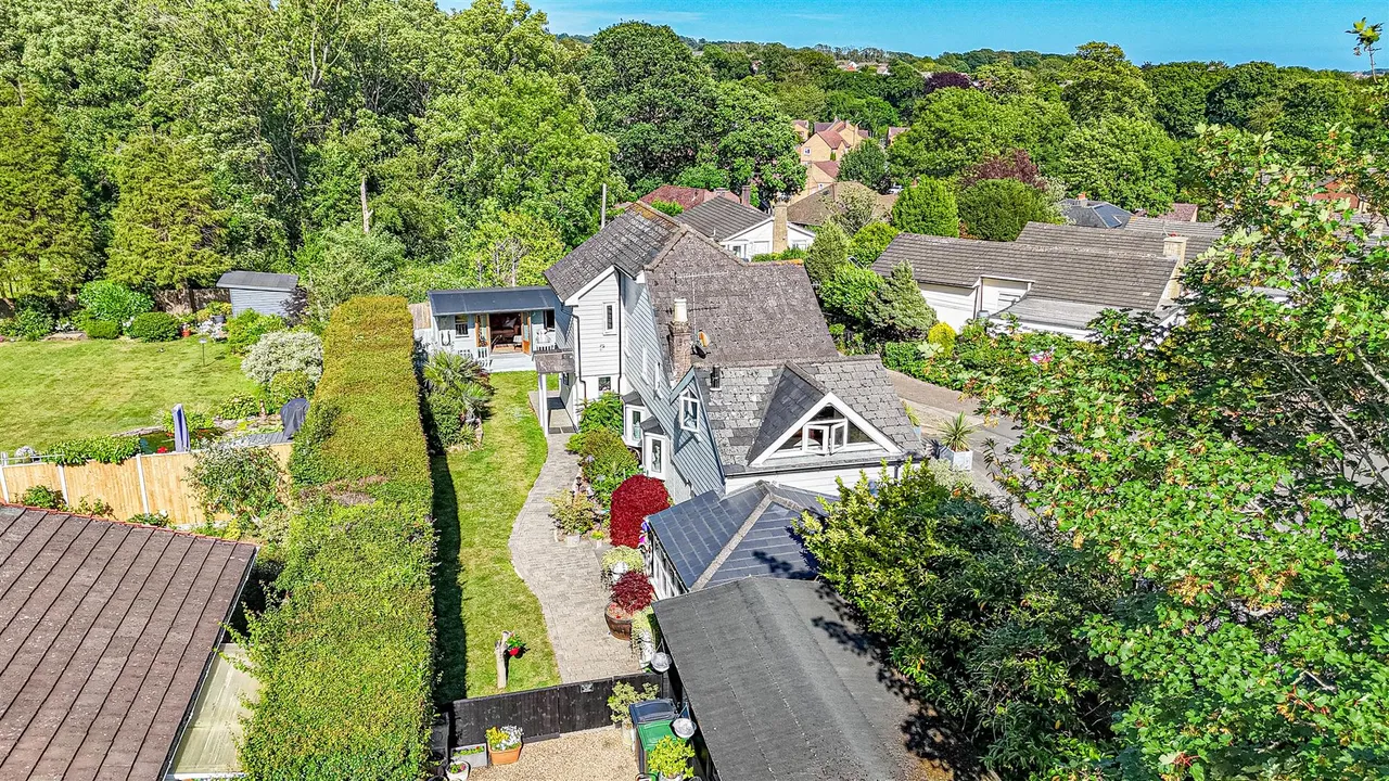 Silverhill Avenue, St. Leonards-On-Sea, photo 18