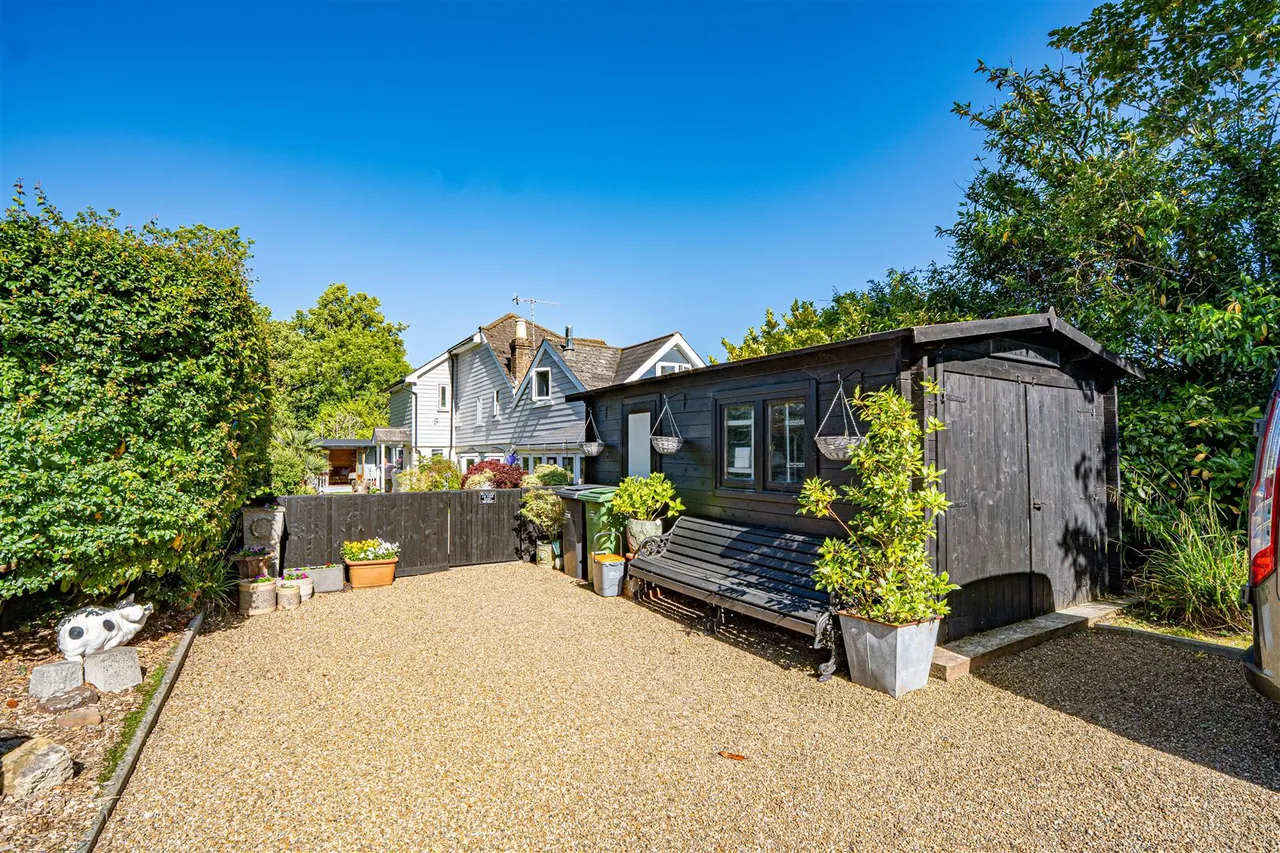 Silverhill Avenue, St. Leonards-On-Sea, photo 47