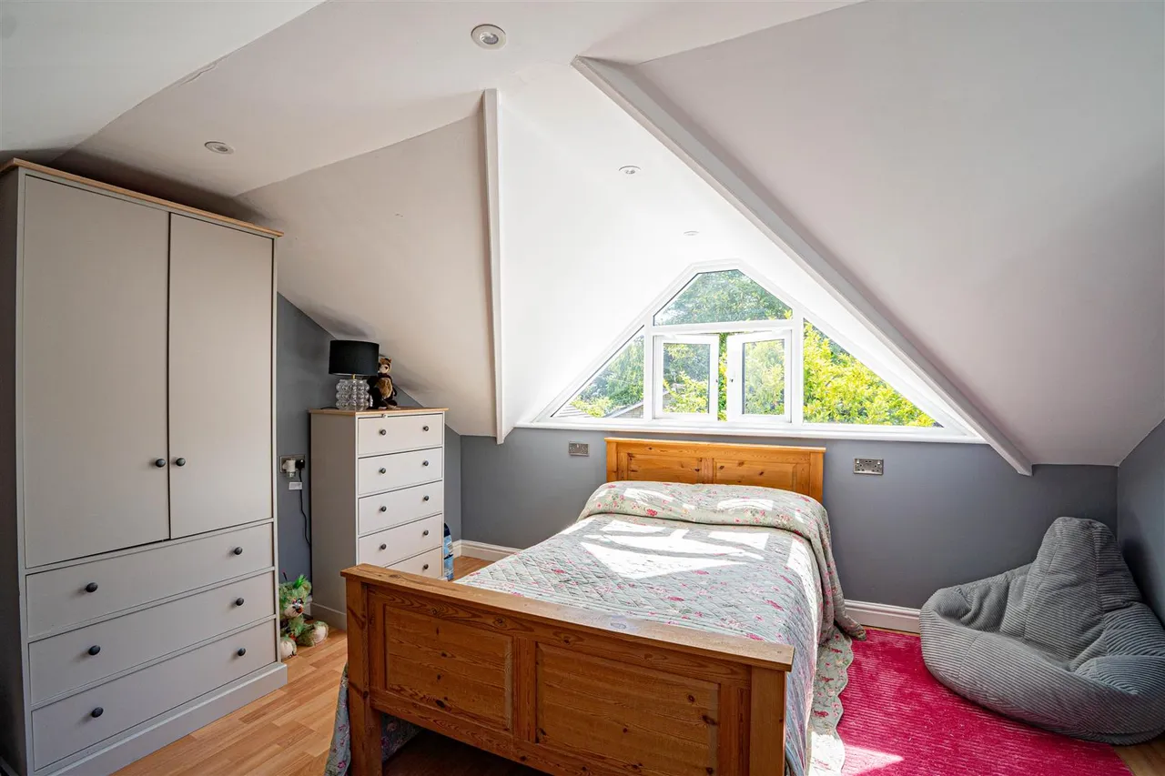 Silverhill Avenue, St. Leonards-On-Sea, photo 34