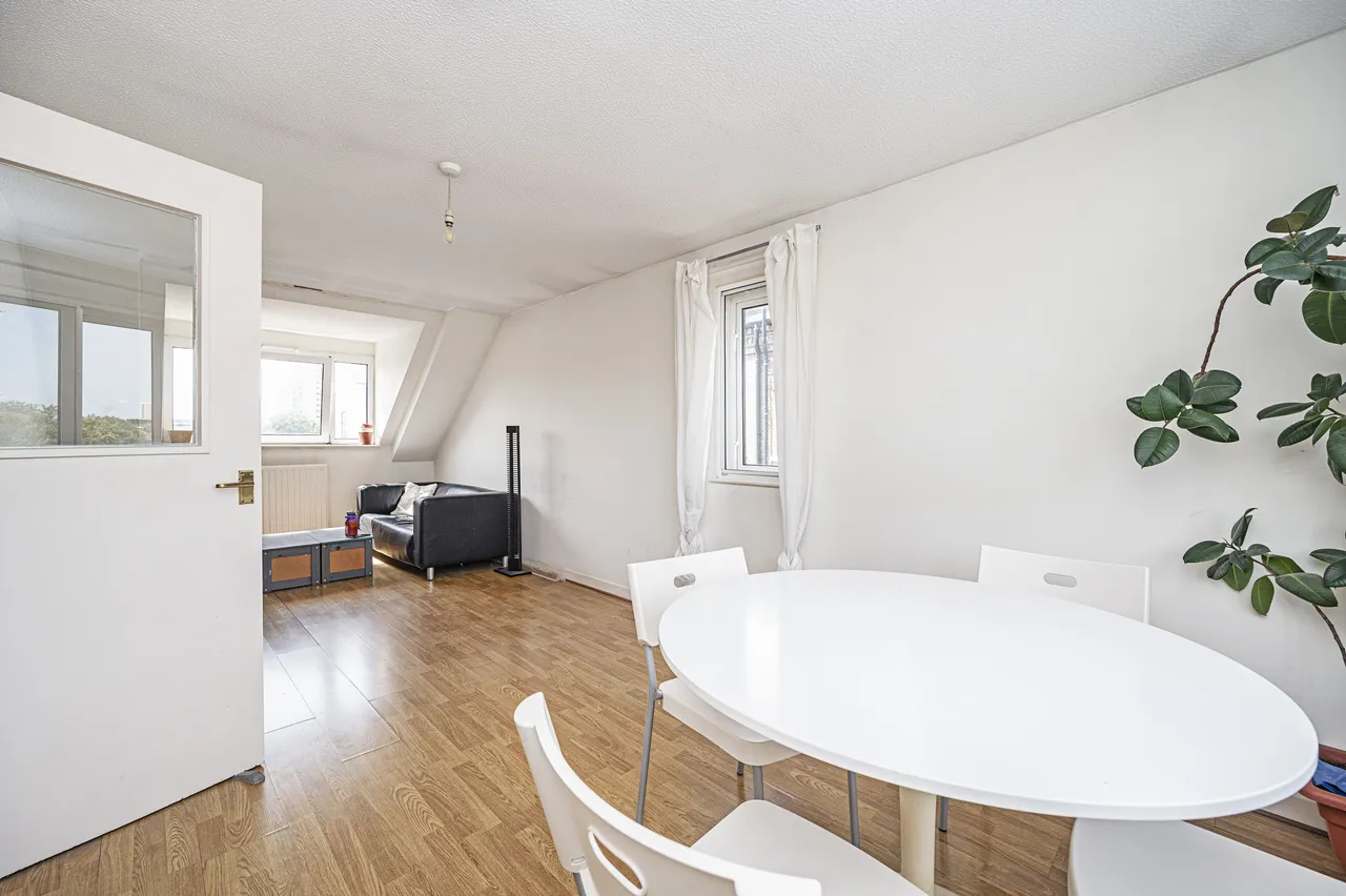 132 St Marys Court, Bow Road, London, photo 5