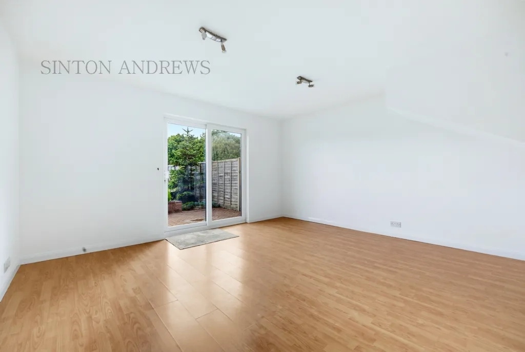 Littlewood Close, Ealing, photo 6