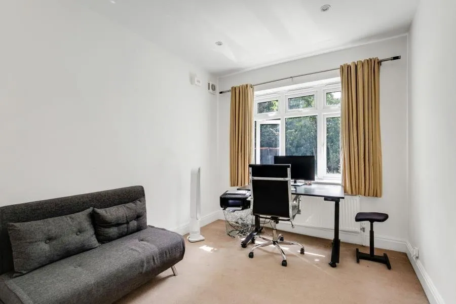 Hoop Lane, NW11, photo 7