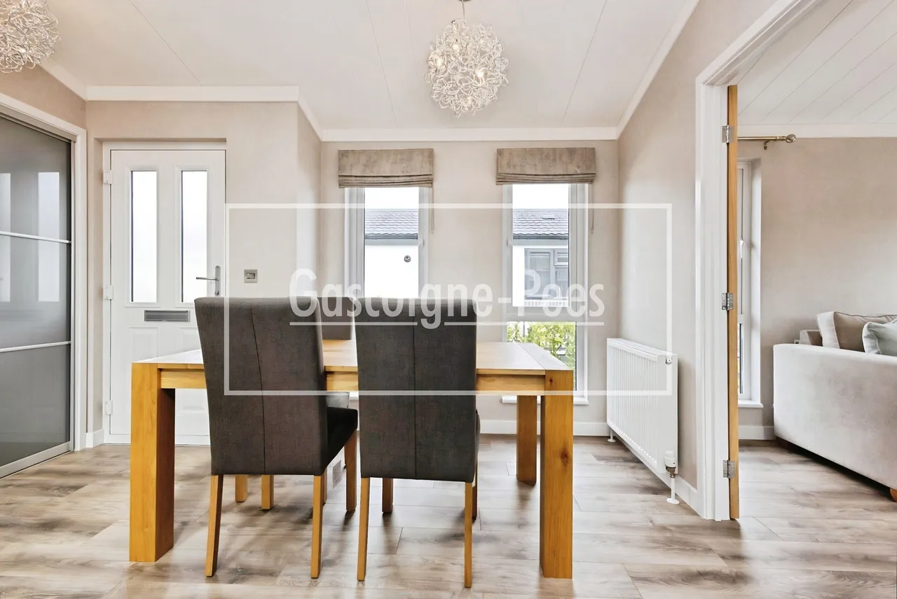Portsmouth Road, Thursley, GU8, photo 4