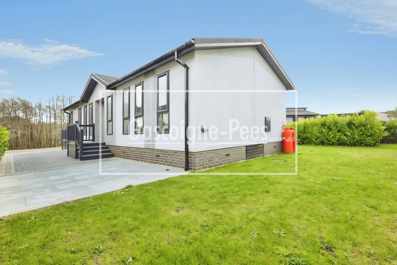 Portsmouth Road, Thursley, GU8, photo 10