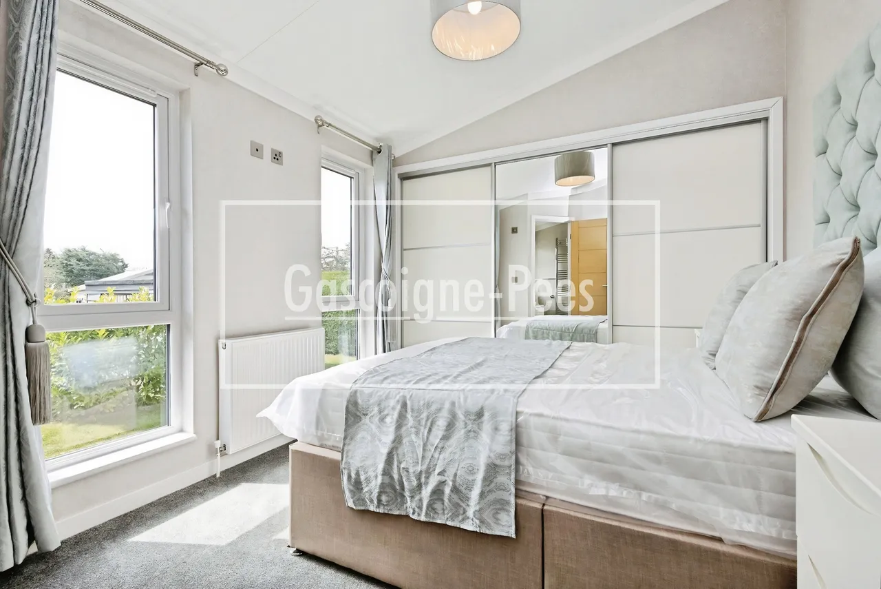Portsmouth Road, Thursley, GU8, photo 6