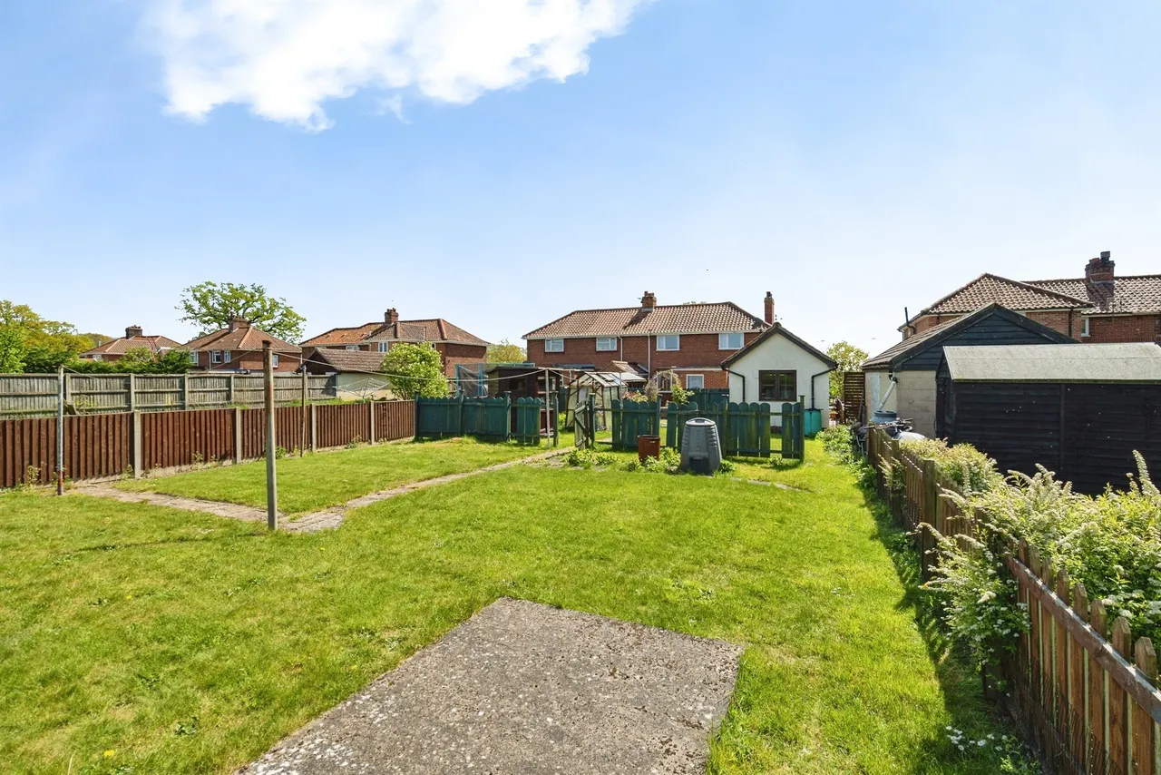 Station Road, Burston, IP22, photo 16
