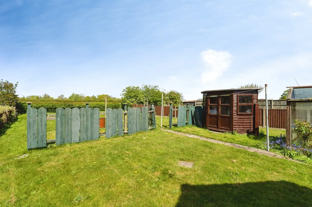 Station Road, Burston, IP22, photo 15