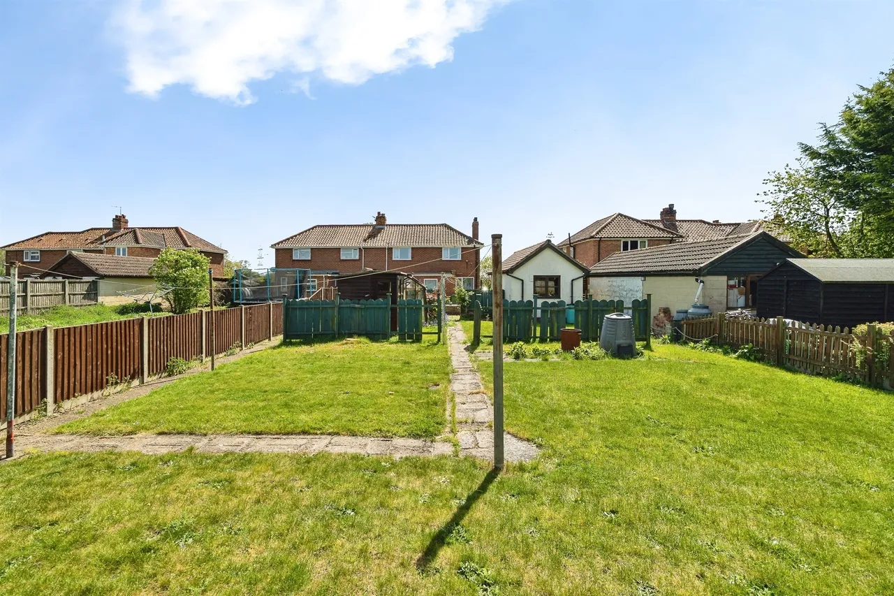 Station Road, Burston, IP22, photo 13