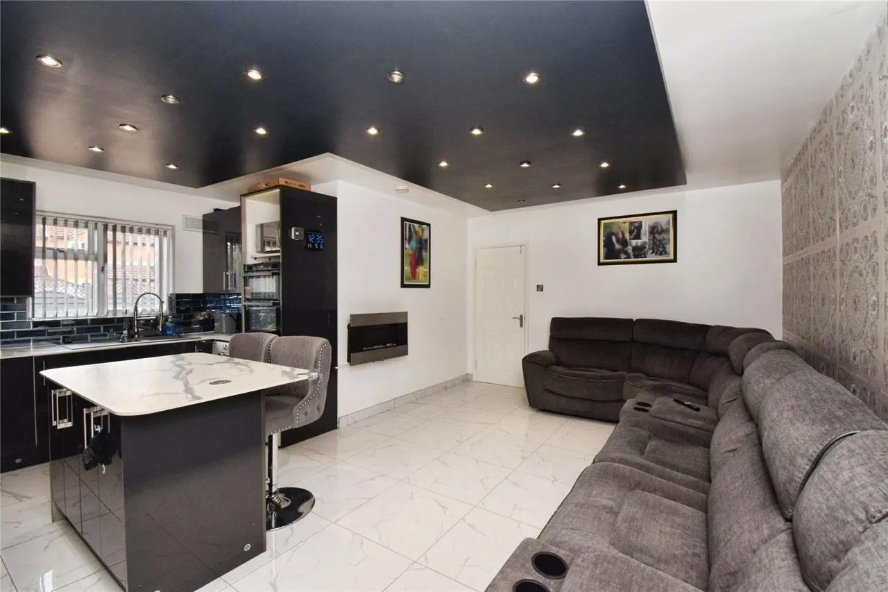 Ervins Lock Road, Wigston, LE18, photo 6