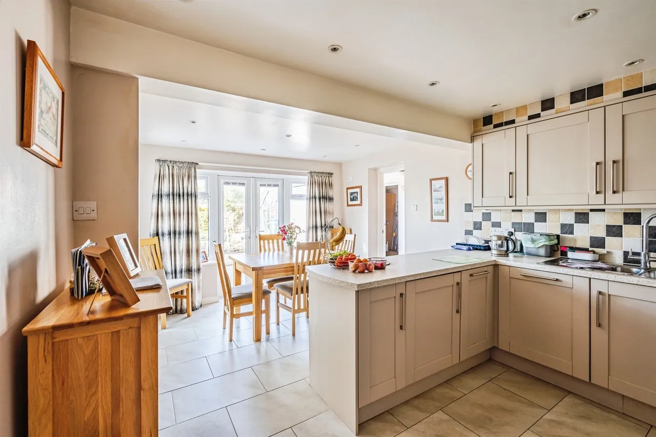 Bay Avenue, Pevensey Bay, BN24, photo 3