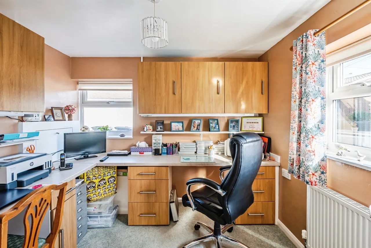 Bay Avenue, Pevensey Bay, BN24, photo 11