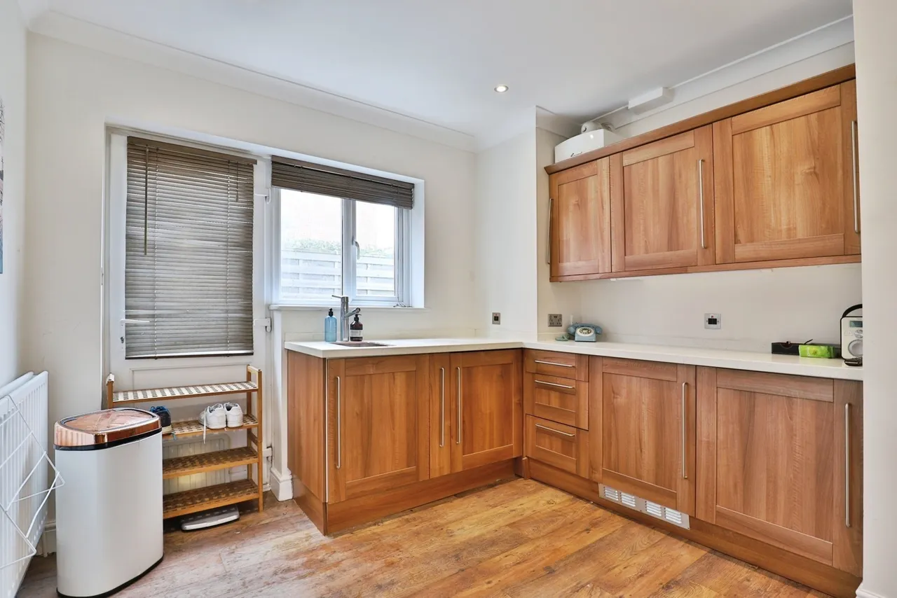 Wimborne Road, Bournemouth, BH10, photo 9