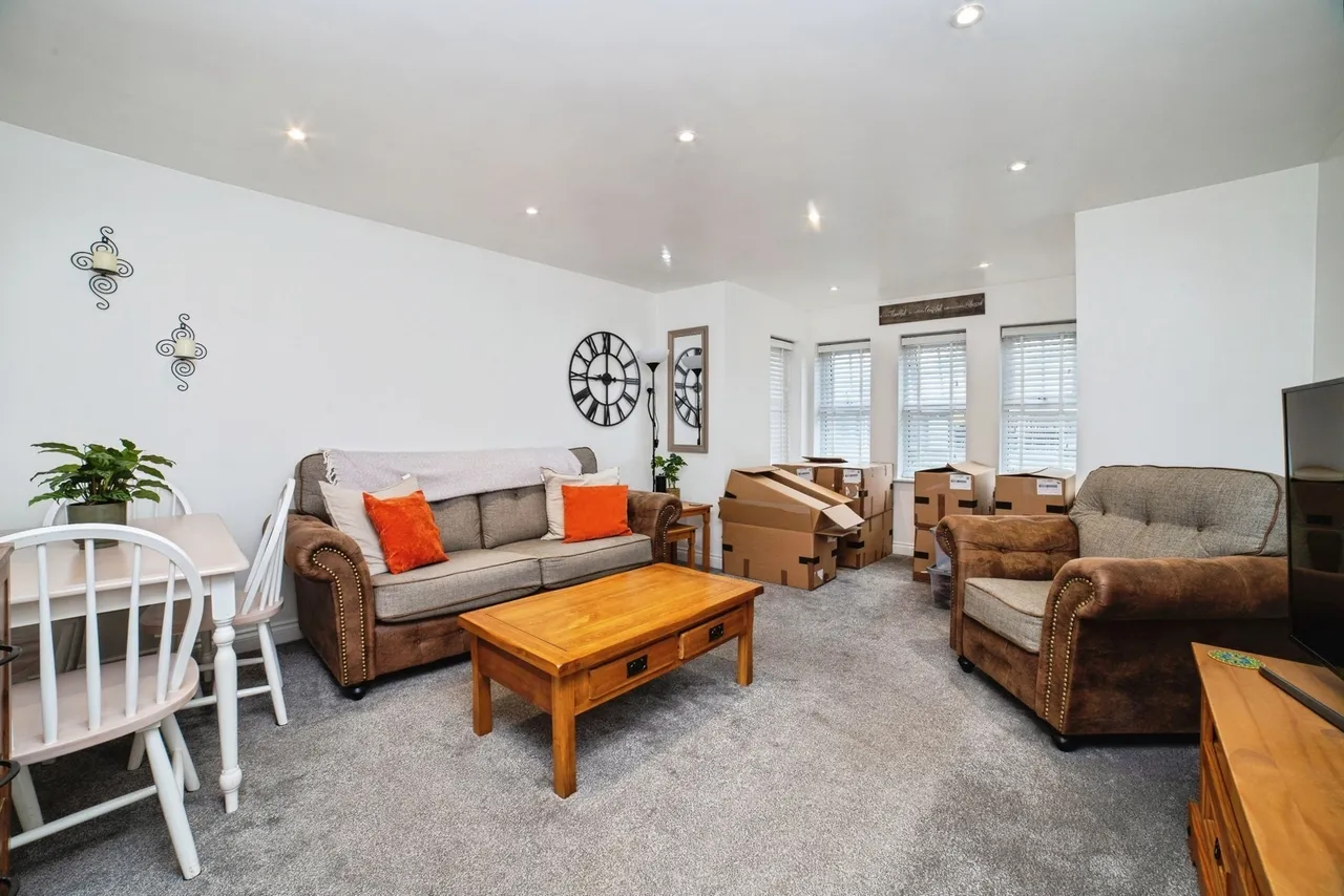 Archdale Close, Chesterfield, Derbyshire, S40, photo 3