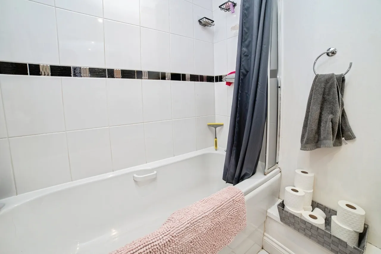 Archdale Close, Chesterfield, Derbyshire, S40, photo 12