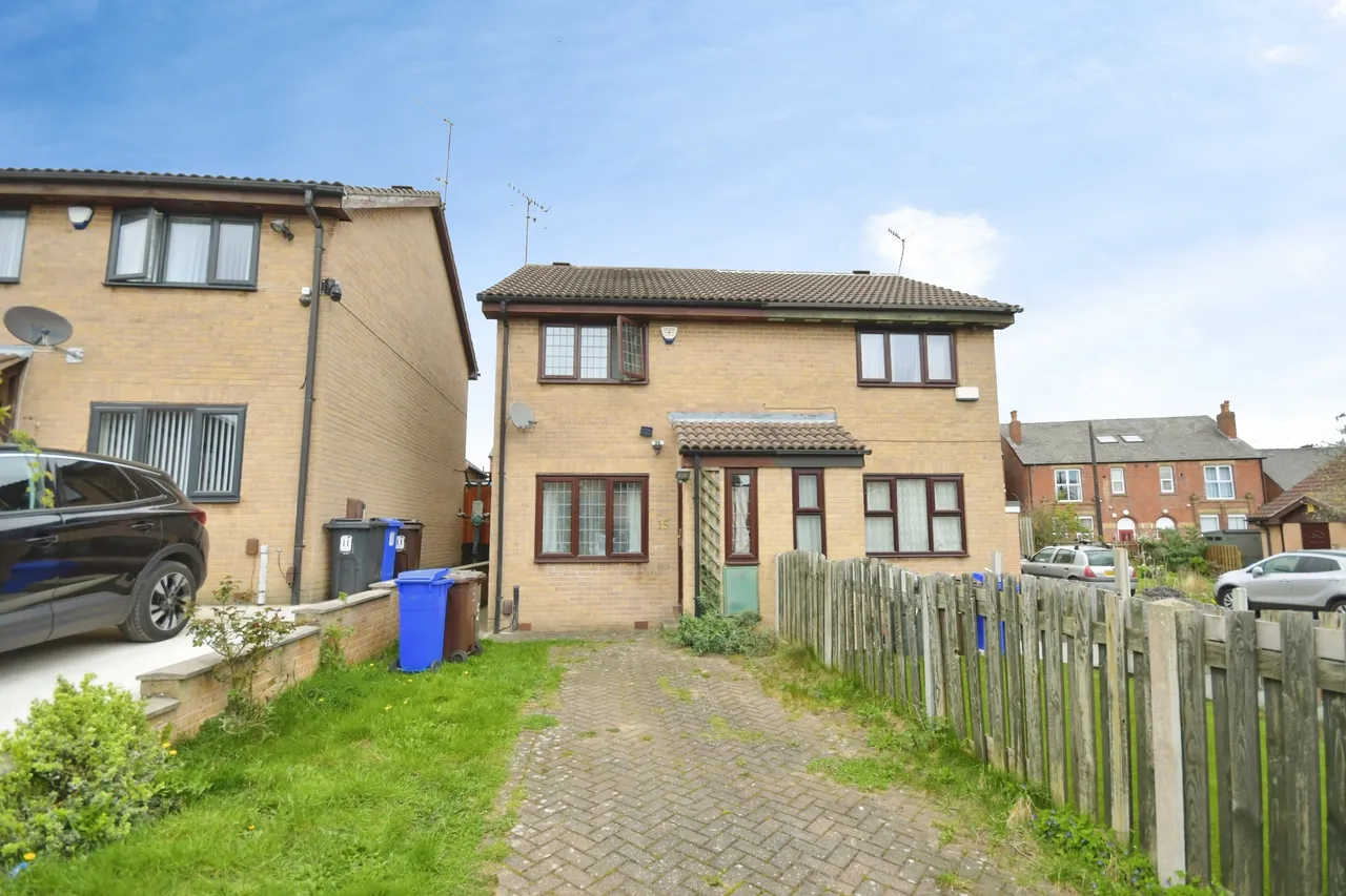 2 bed house for sale — College Court, Sheffield