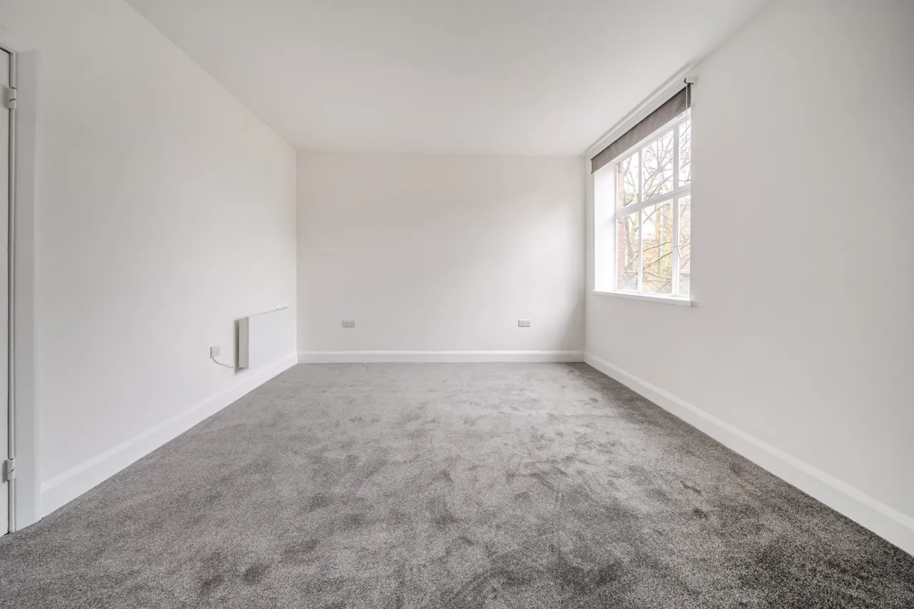1 bed flat to rent, Charleville Road, Barons Court, W14