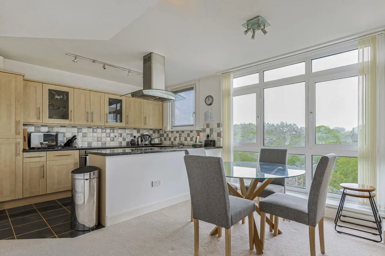 West Cliff Road, Bournemouth, photo 5