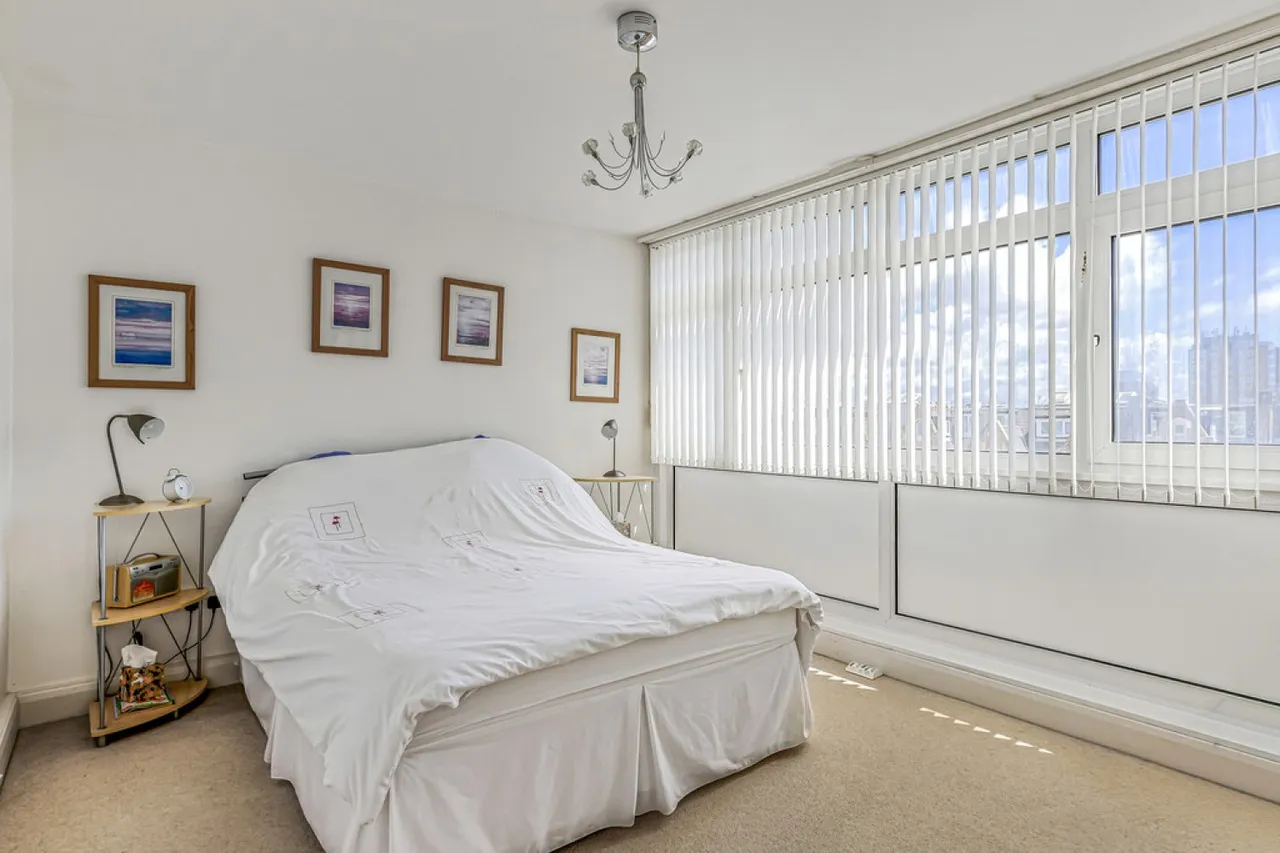 West Cliff Road, Bournemouth, photo 7