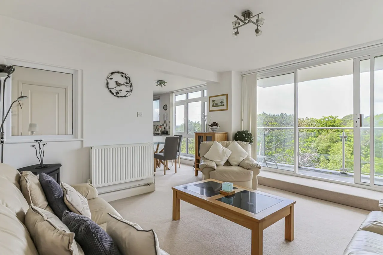 West Cliff Road, Bournemouth, photo 2