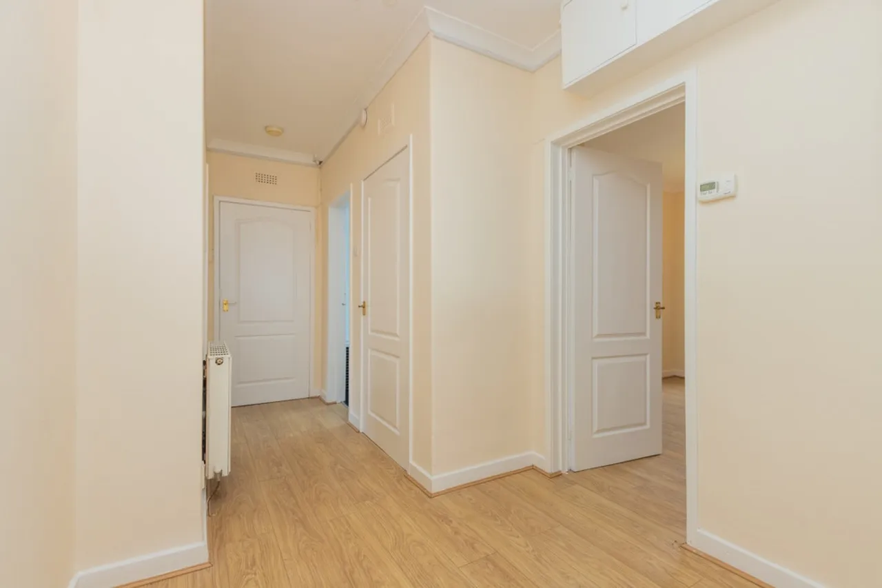 1/1, 39 Ladybank Drive, photo 3