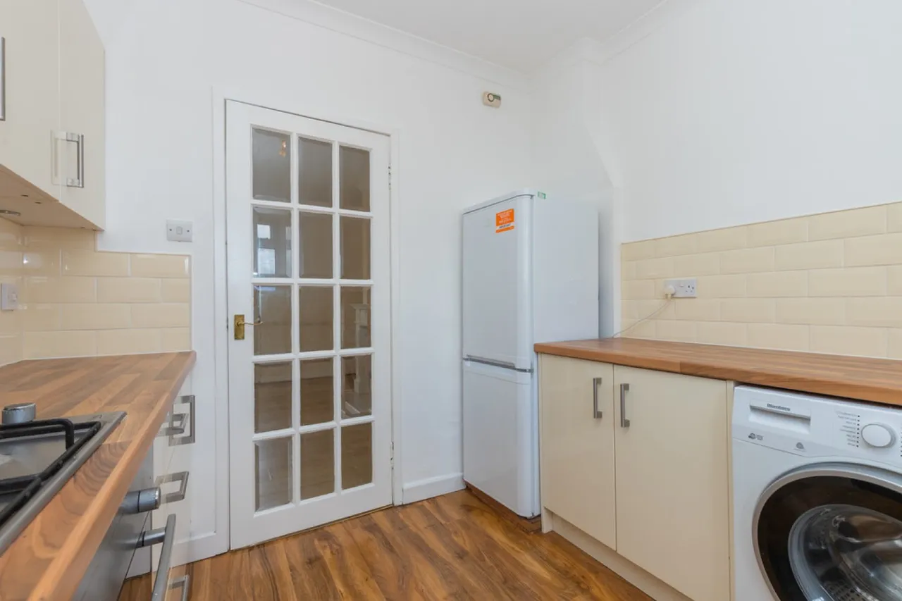 1/1, 39 Ladybank Drive, photo 12