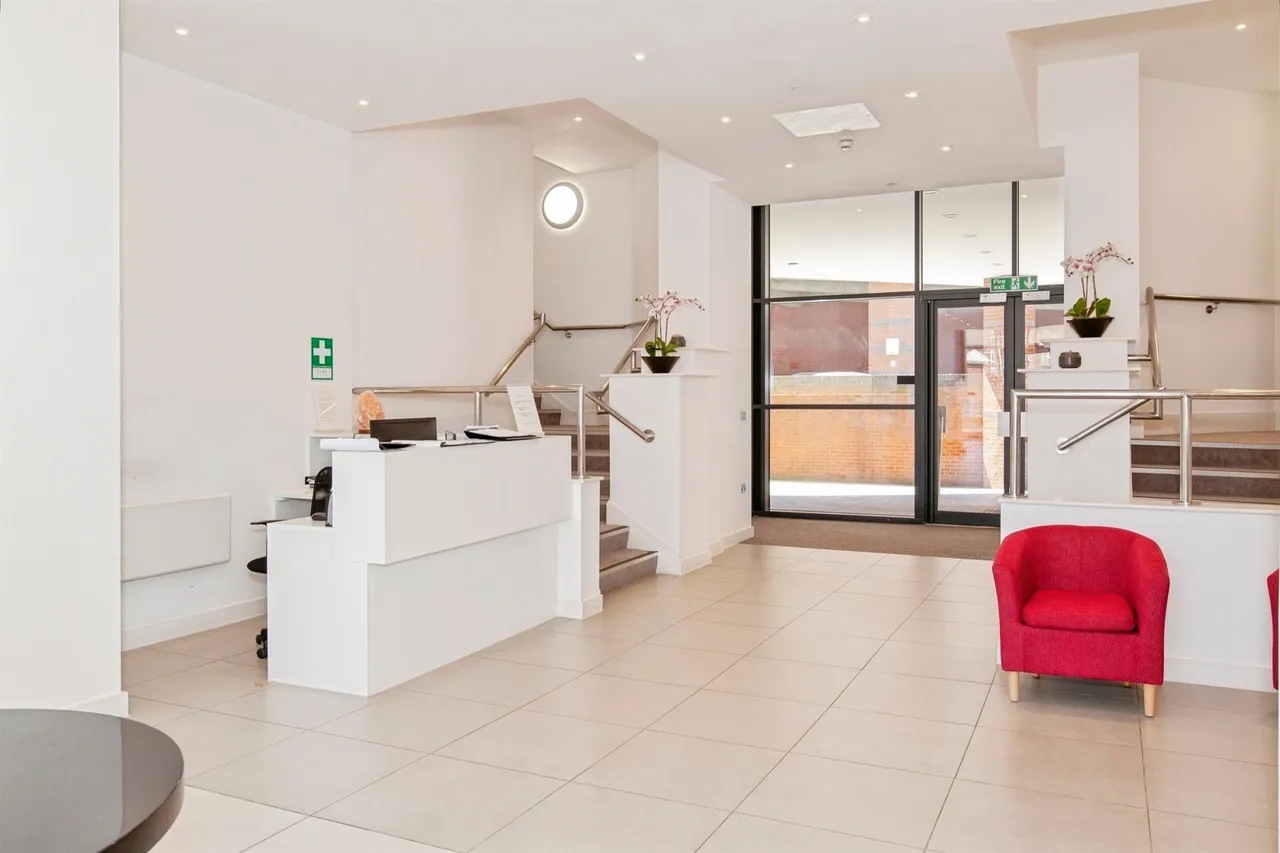 Wellington Street, Slough, SL1, photo 10